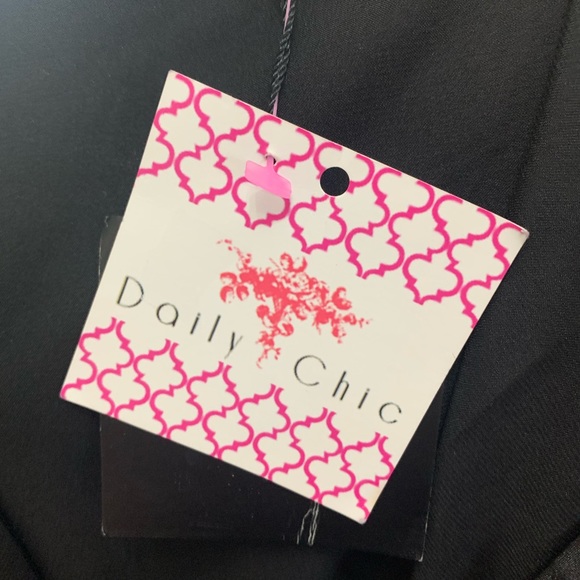 Black dress - Picture 5 of 6